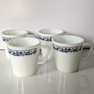 4 Pyrex Coffee Mugs Old Towne Blue Onion White Milk Glass Vintage